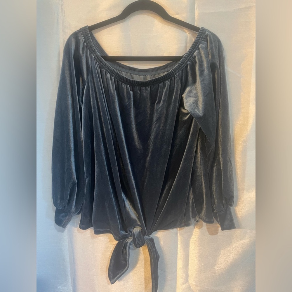 NWOT Women’s SHEIN Maternity Velvet Off Shoulder Top Size L